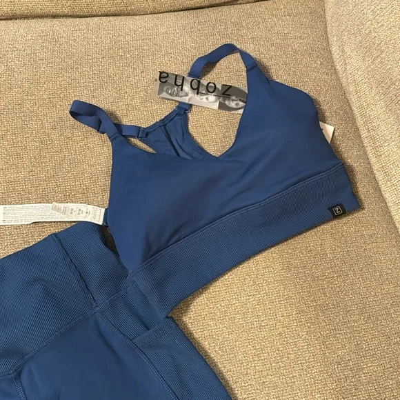 Zobha- leggings and bra - Picture 3 of 11